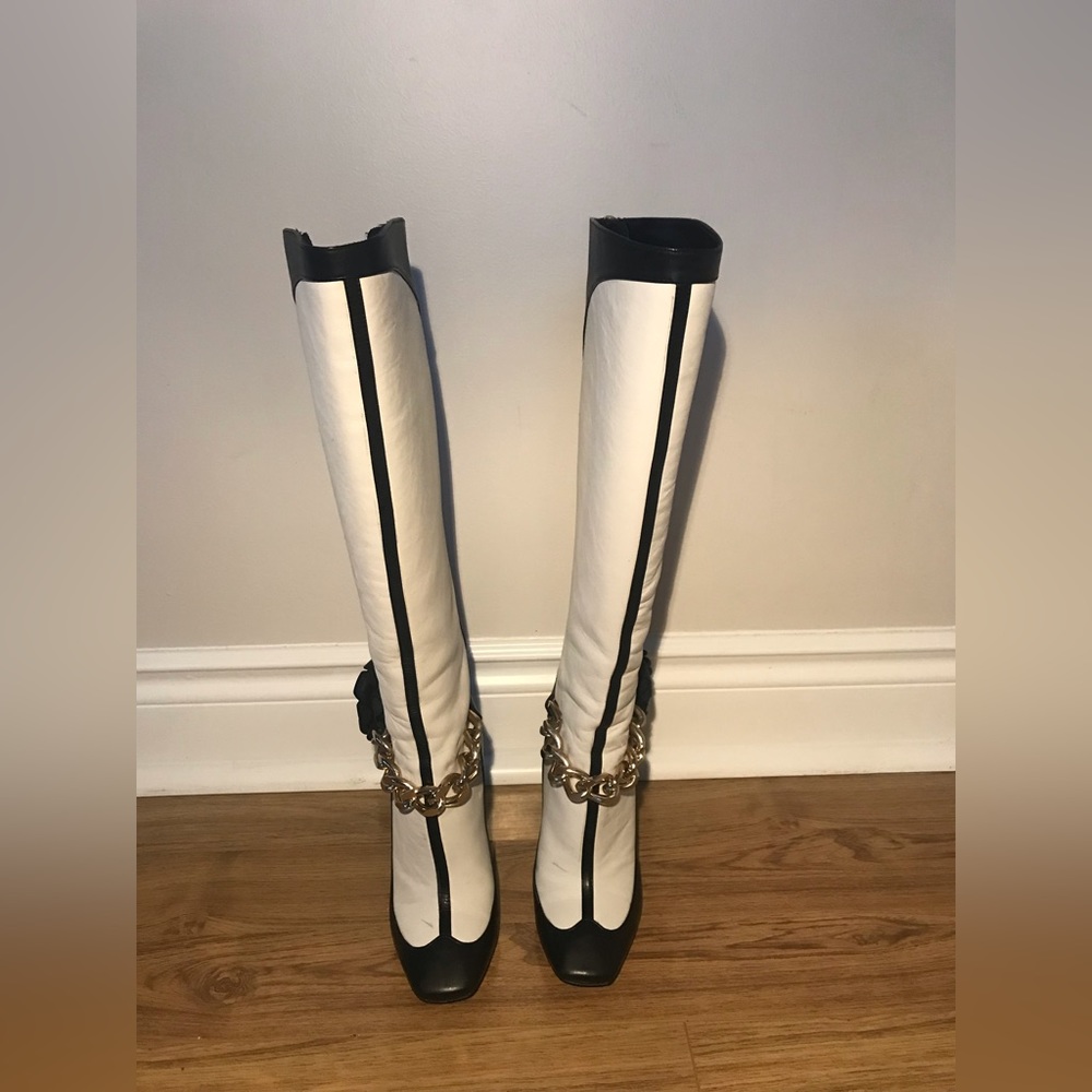 Boots white and black leather, size 35 for sale